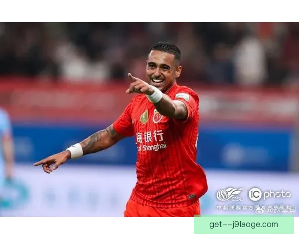 莱昂纳多连续两季火力全开荣膺中超银靴奖 浙江队锋线核心再创辉煌