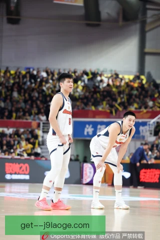 本土豪强劈杀斜线，连续变线打穿对手防线